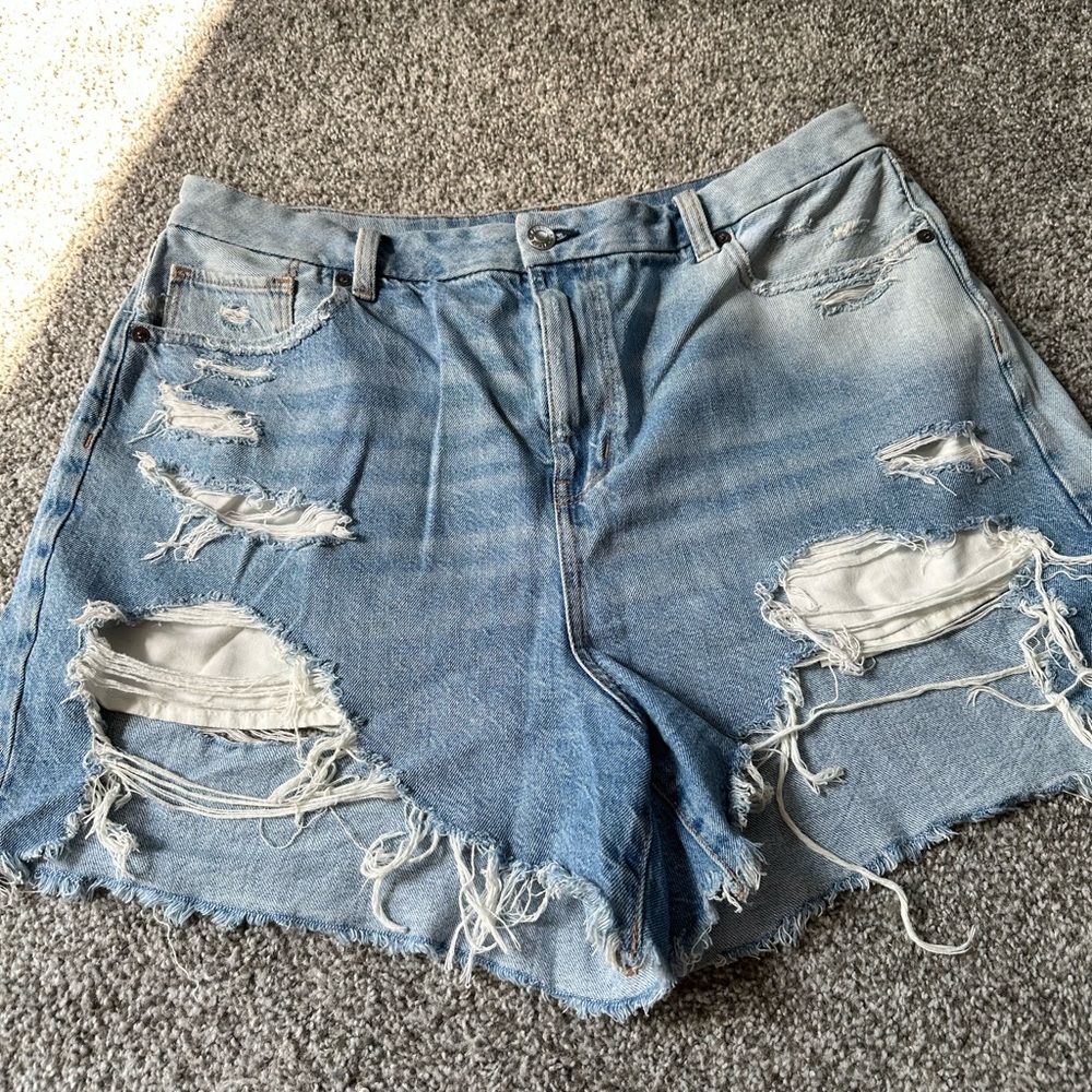 American Eagle Distressed Curvy Mom Shorts